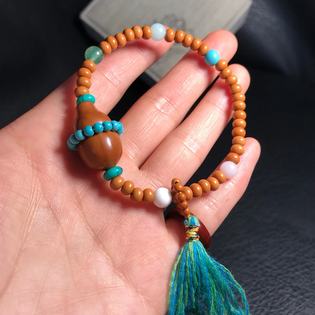 橄榄核雕5mm苹果圆珠搭配福禄葫芦手串手链尺寸1.3*2.2cm精美搭配