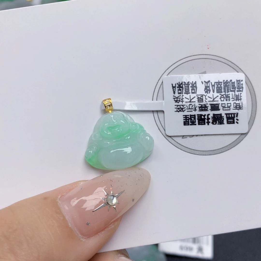 颈饰18K金镶嵌翡翠