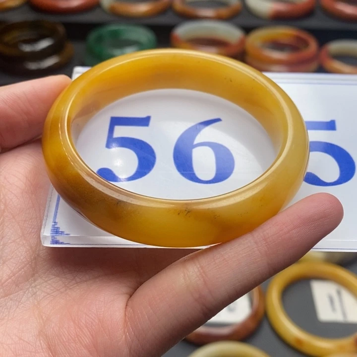 石英质玉(黄龙玉)手镯未镶嵌