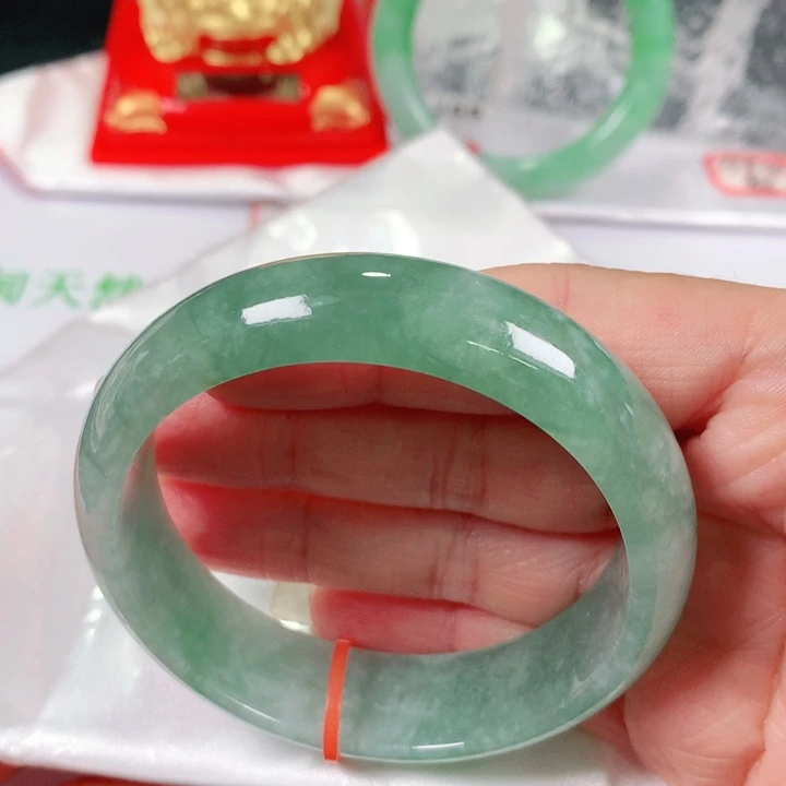 未镶嵌手镯翡翠   编号600194 大轮胎