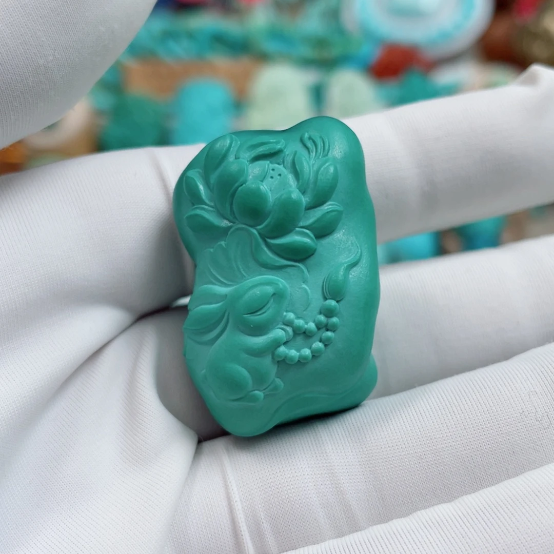 绿松石未镶嵌珠宝奇石