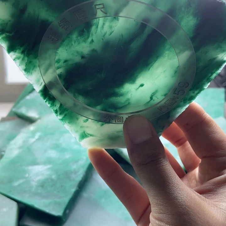 用***9定制石英质玉（非洲翠）
