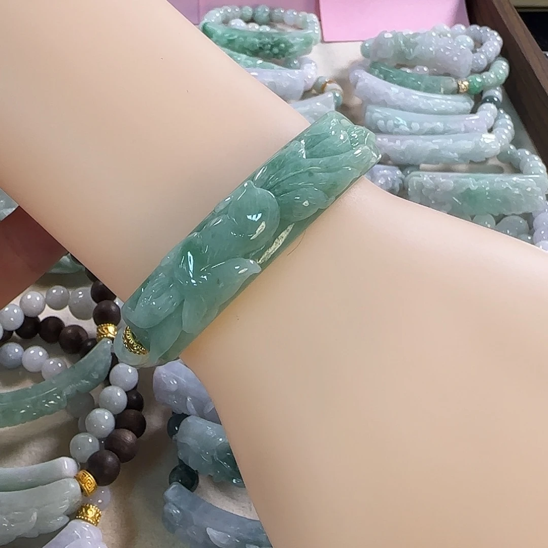 颈饰未镶嵌翡翠手牌
