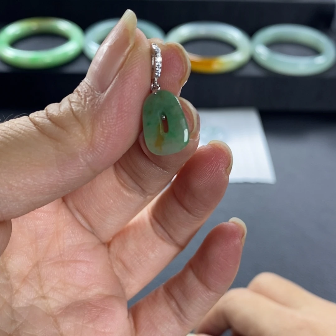 翡翠未镶嵌颈饰天然翡翠