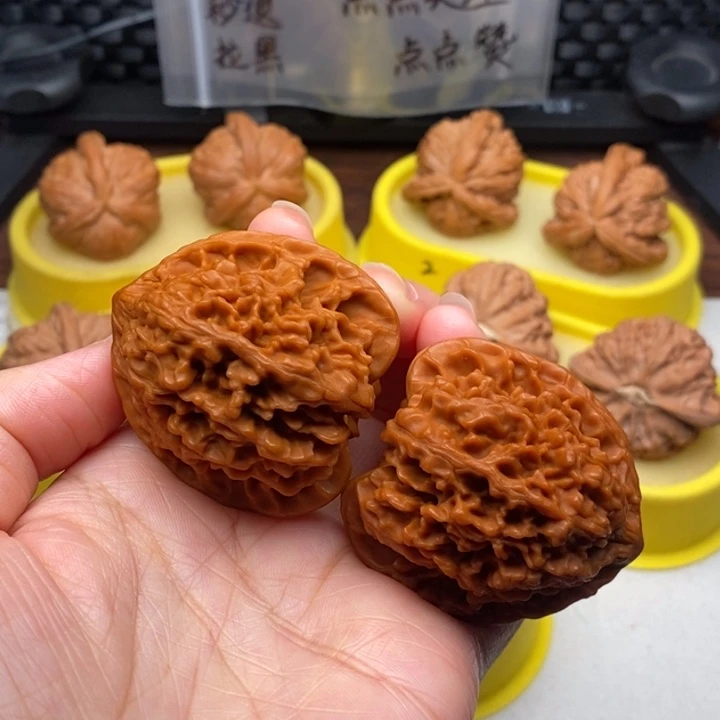 文玩核桃吊坠44满天星