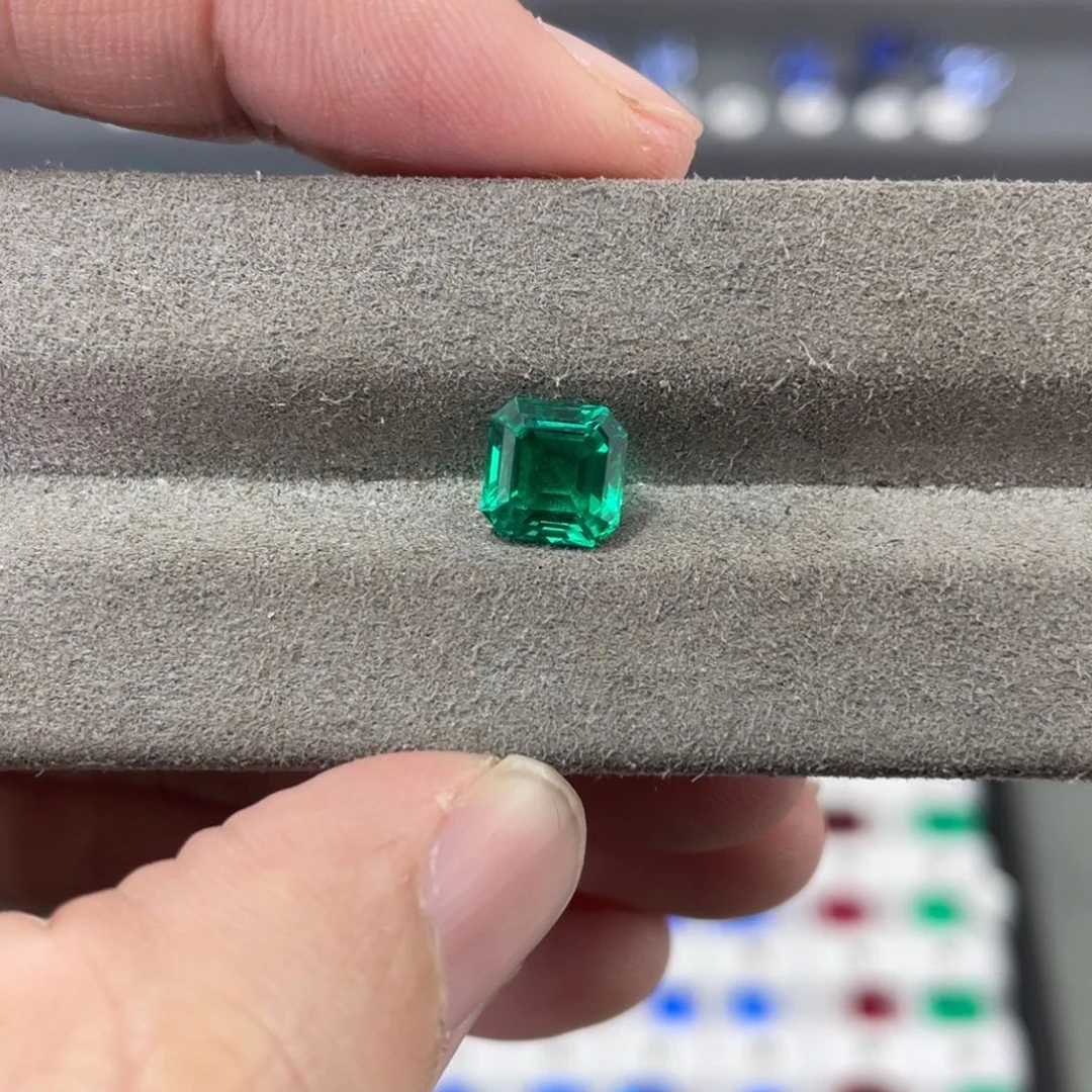 合成（培育） 祖母绿裸石未镶嵌新*1.57克拉