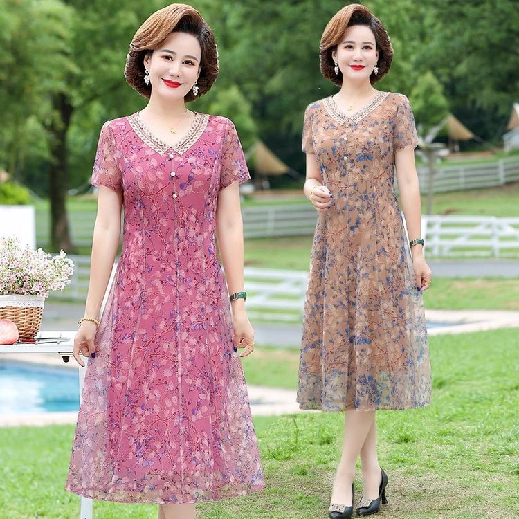 中老年女装气质碎花妈妈装显瘦洋气时尚夏季中年大码中长款修身