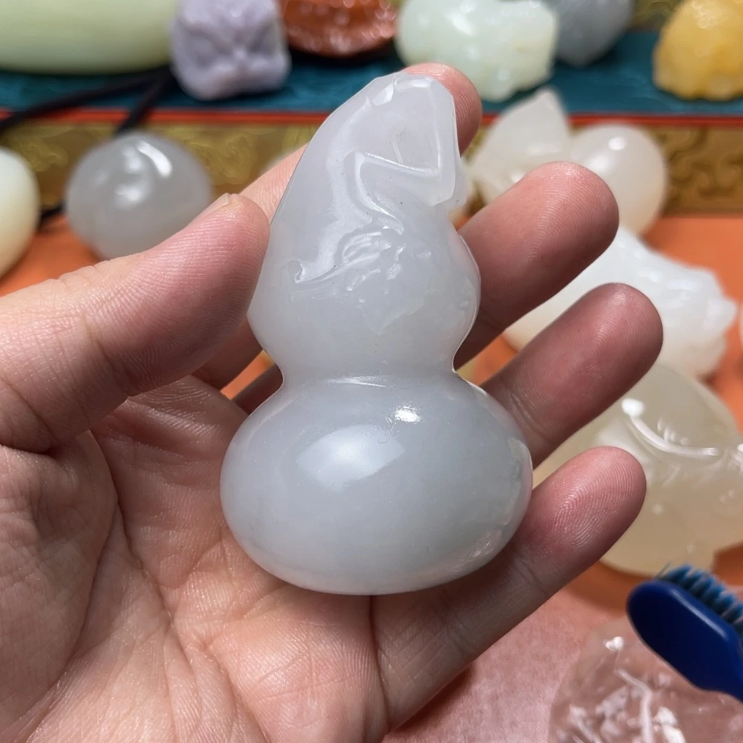 文***房石材天然方解石手把件不退换