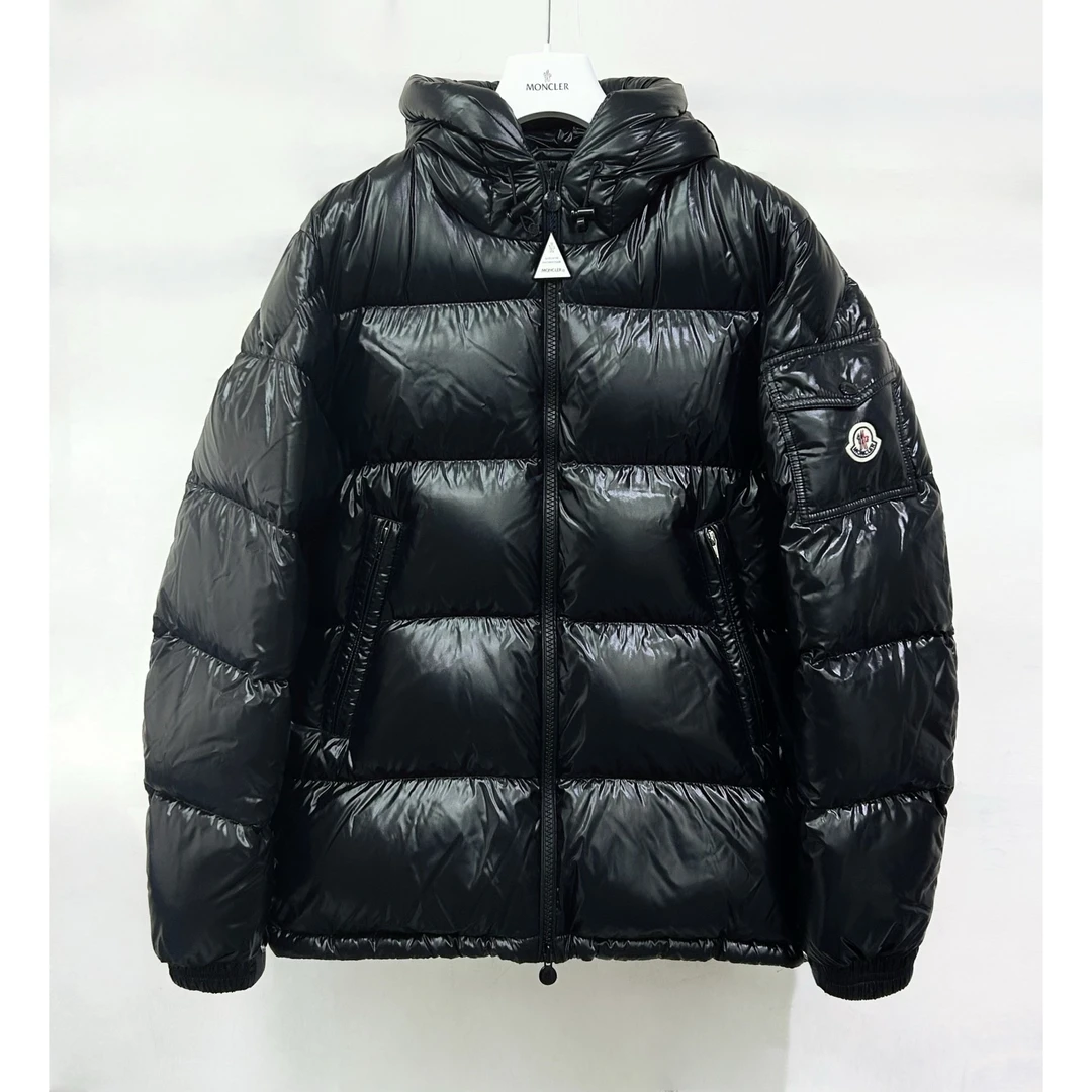 未使用 MONCLER 24秋冬 ECRINS 左臂口袋 Logo 羽绒服1A00208