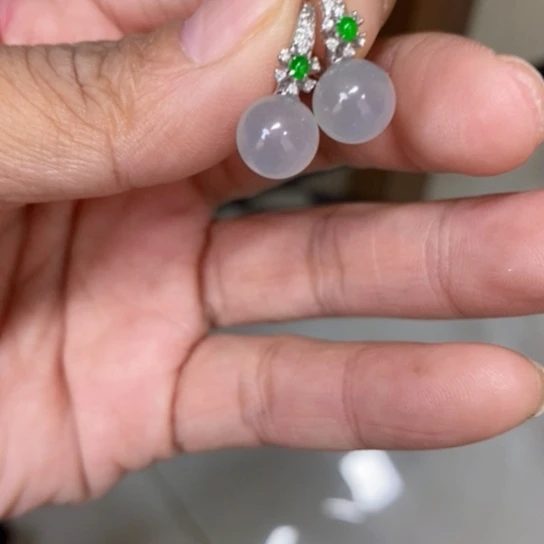 翡翠18K金镶嵌颈饰耳包