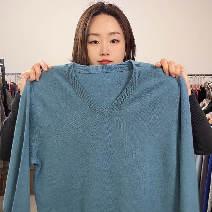 纯羊绒男士灰蓝色上衣