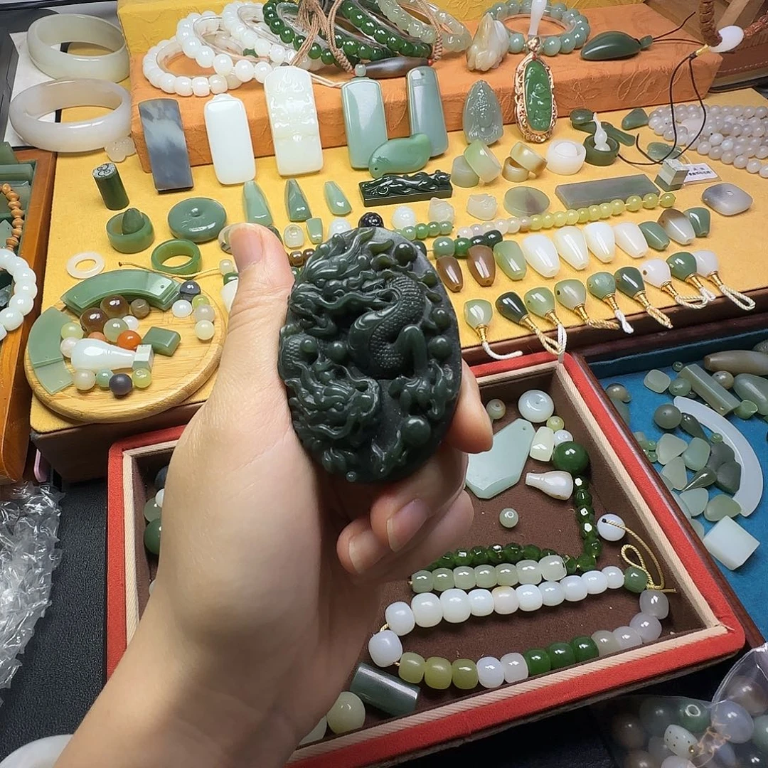 和田玉未镶嵌颈饰