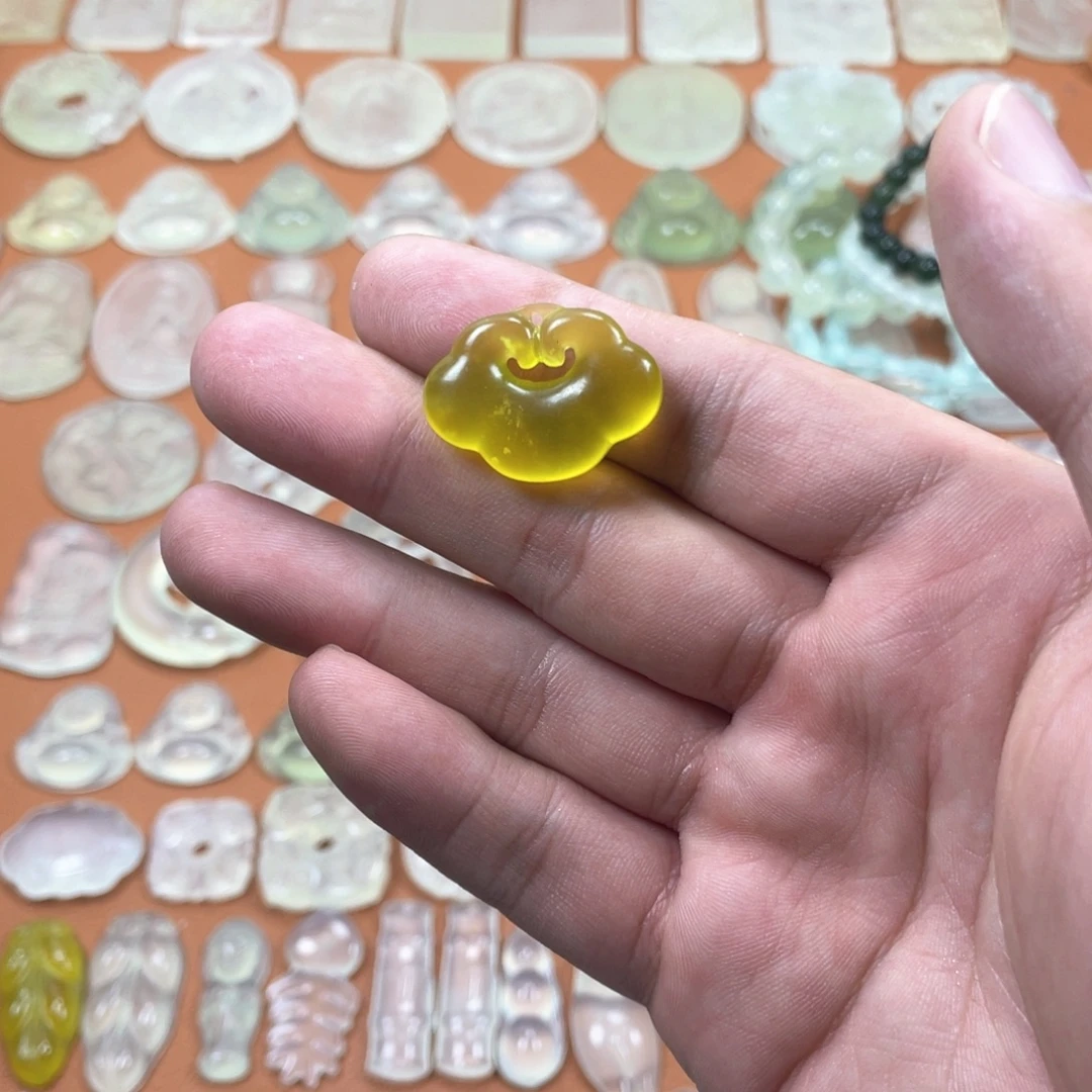 未镶嵌蛇纹石玉帅主播