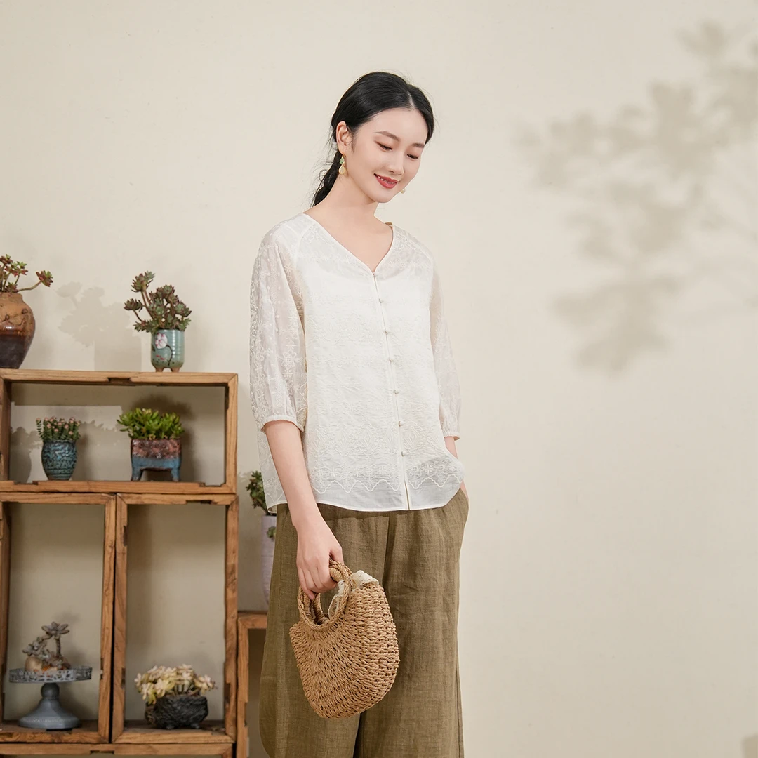 布符2025年夏季新品白刺绣V领开衫女装时尚百搭通勤显瘦MXDX38