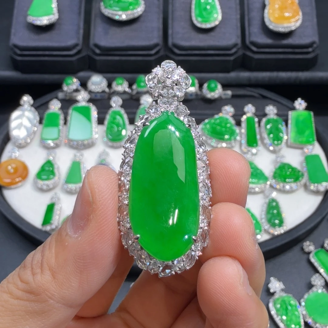 翡翠18K金镶嵌颈饰收到货48小时鉴赏期