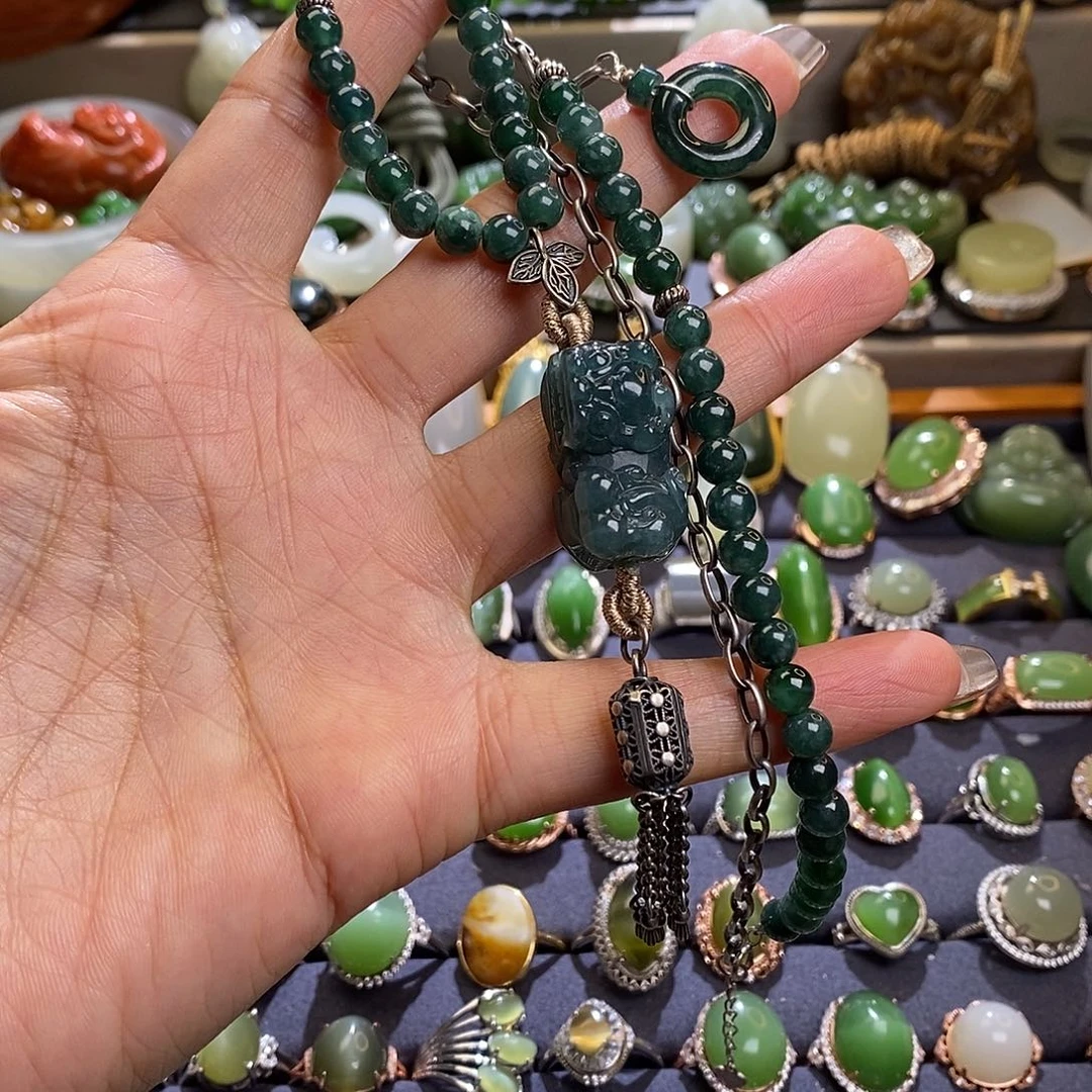 翡翠挂件未镶嵌貔貅