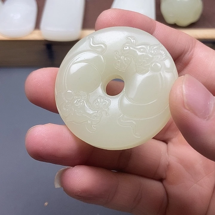 P***丁颈饰未镶嵌和田玉