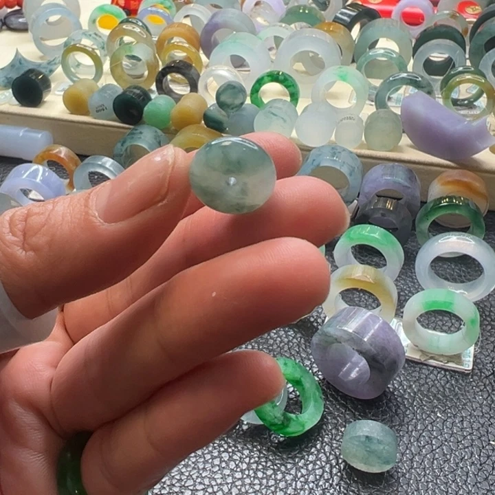 定制翡翠未镶嵌平安扣