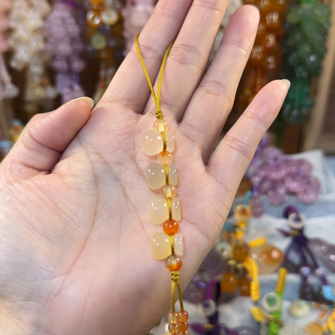 温***g玛瑙/玉髓未镶嵌手机挂件