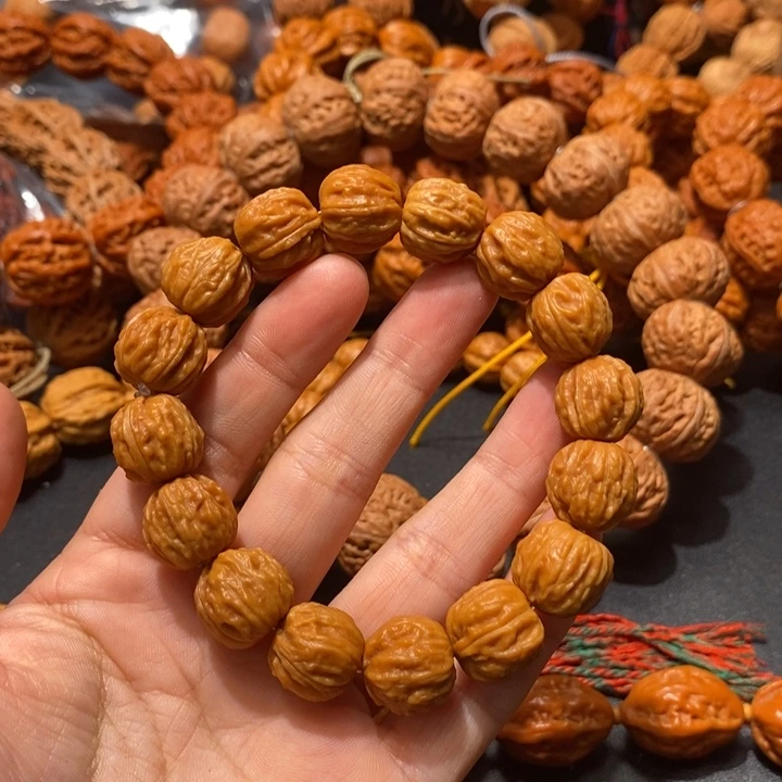 用***1核桃粗筋赤龙手串