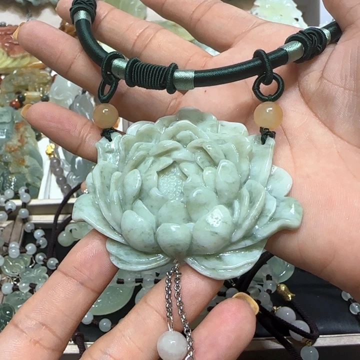 蛇纹石玉未镶嵌吊坠