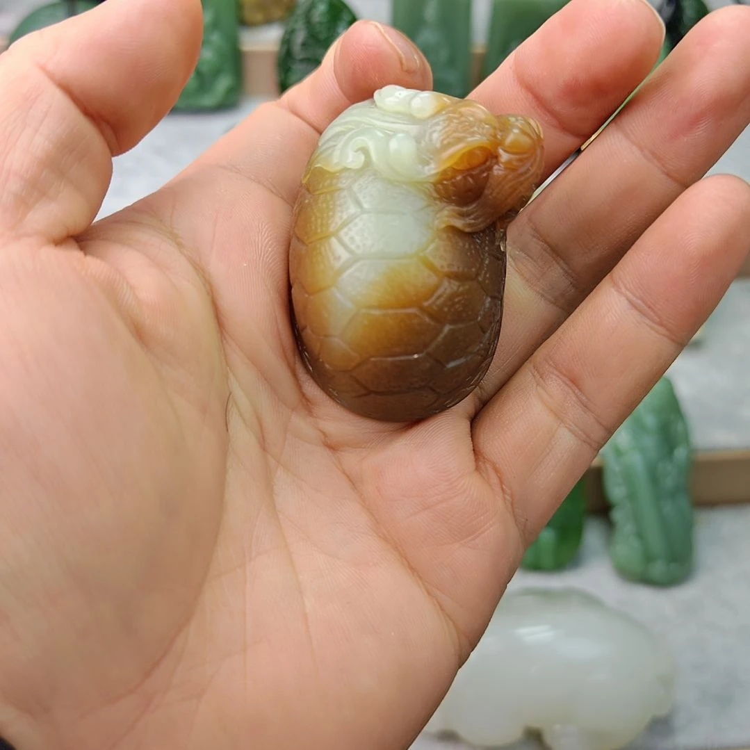还***山和田玉未镶嵌颈饰