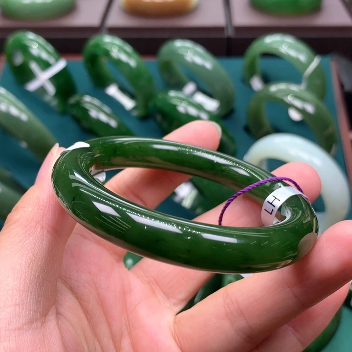 未镶嵌手镯和田玉（碧玉）