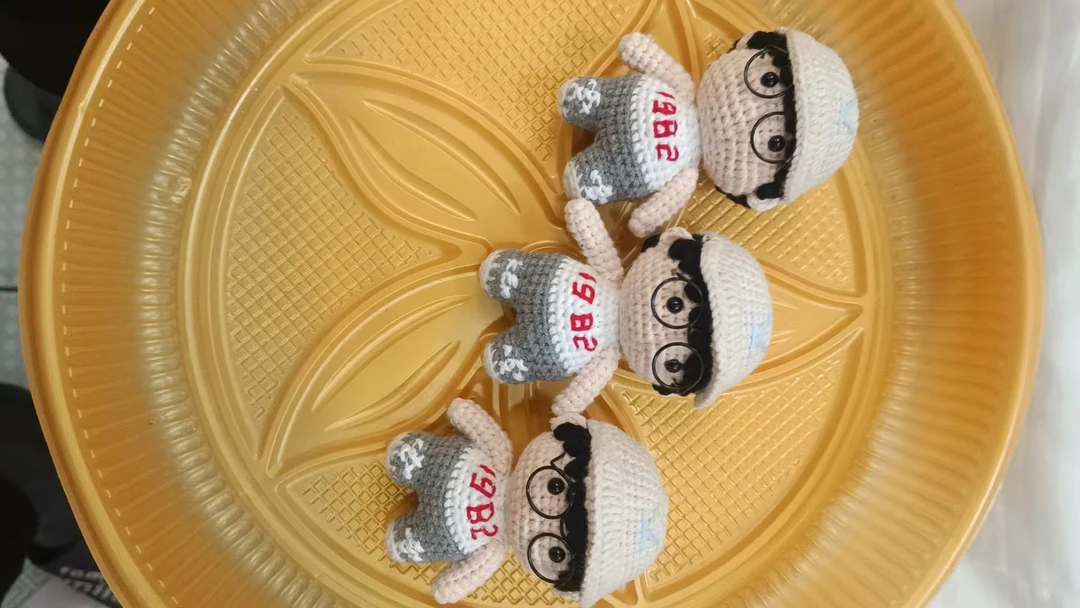 张杰勤天～毛线萌四线玩偶