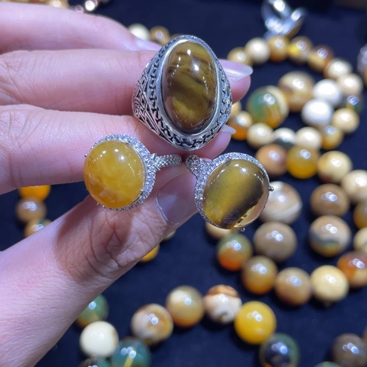 琥珀未镶嵌裸石三选一