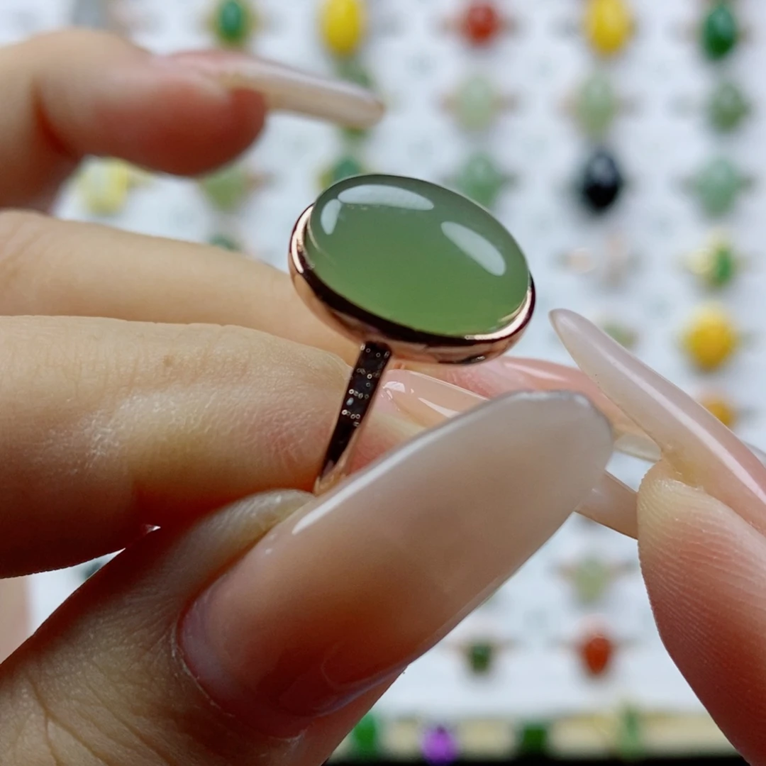 未镶嵌戒指和田玉