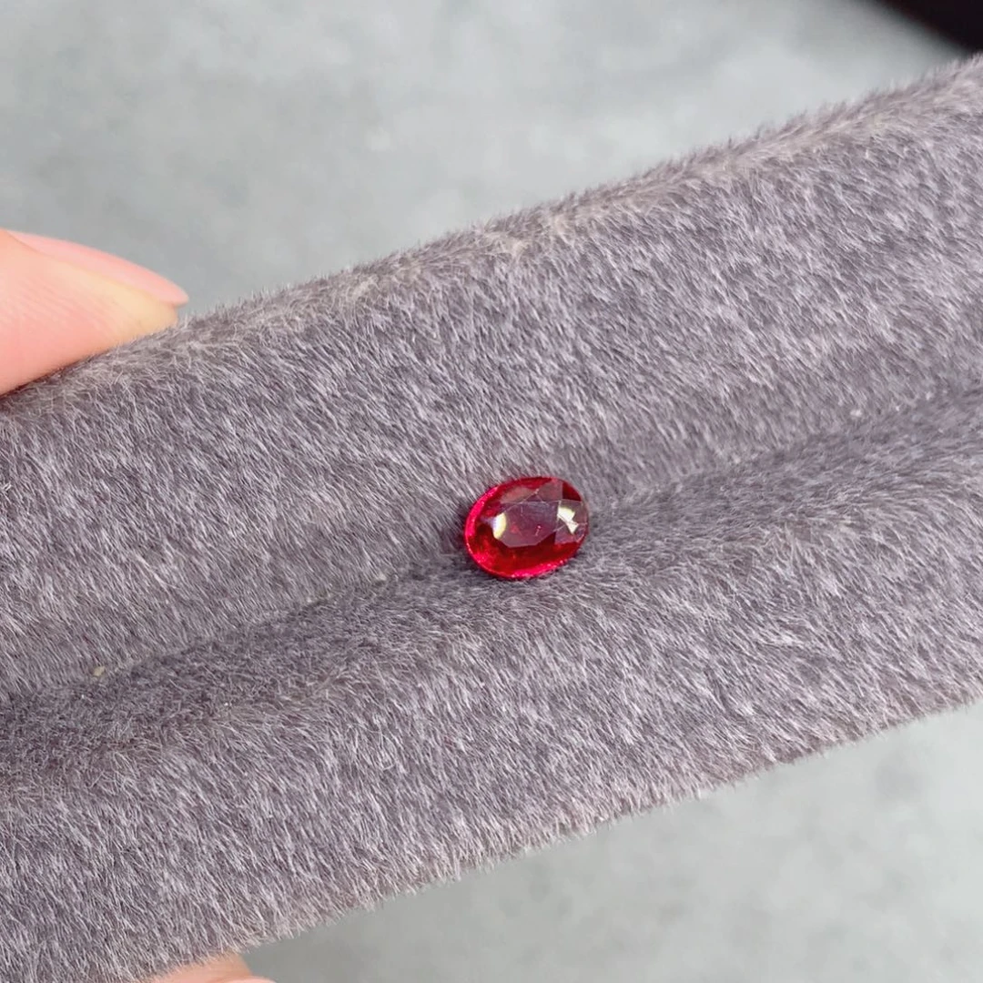 红宝石裸石1.08克拉鸽血红