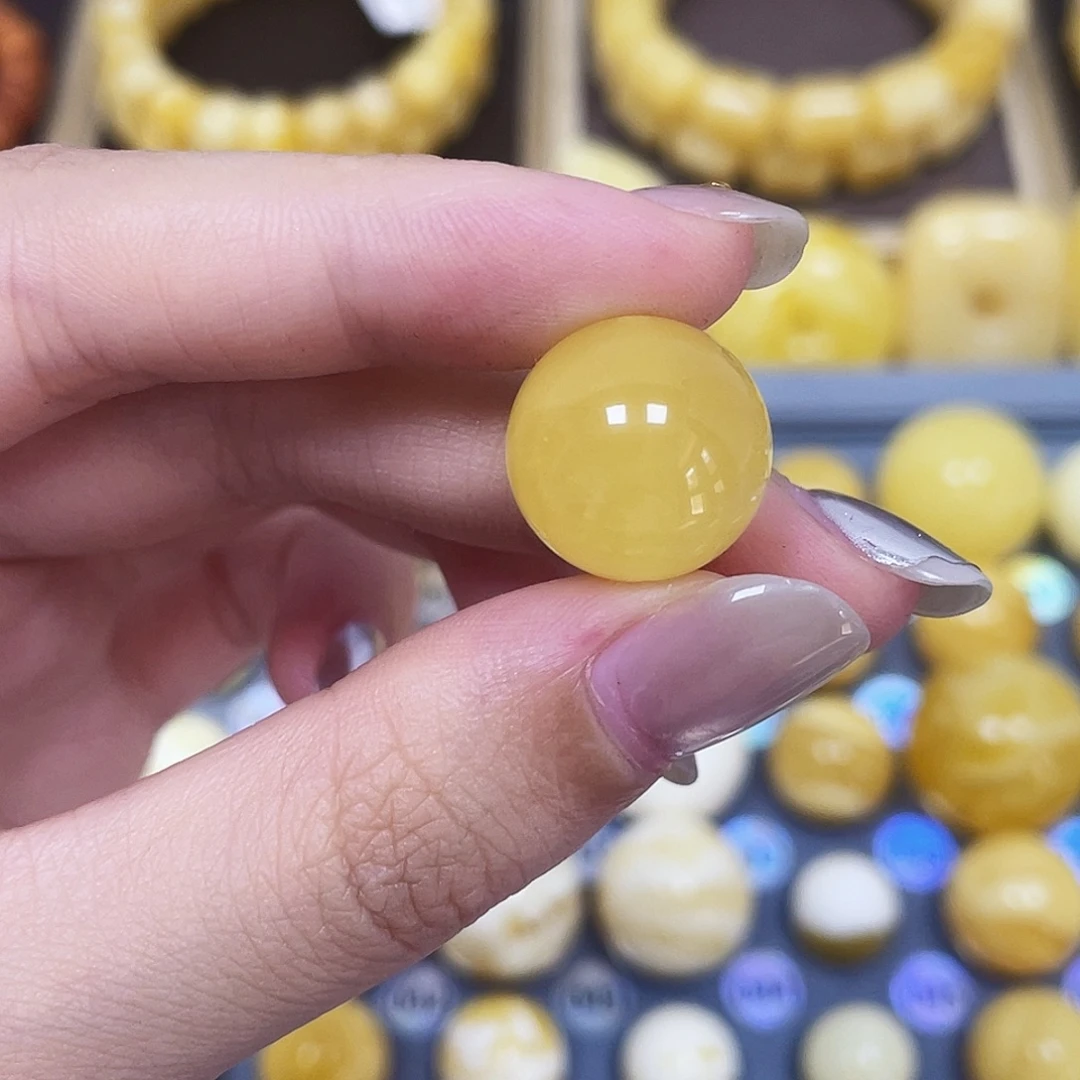 琥珀未镶嵌裸石14.9mm瑕