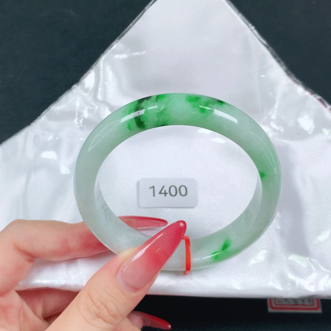 翡翠未镶嵌手镯天然翡翠手镯04