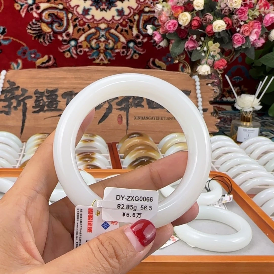 帼***蝈未镶嵌手镯和田玉