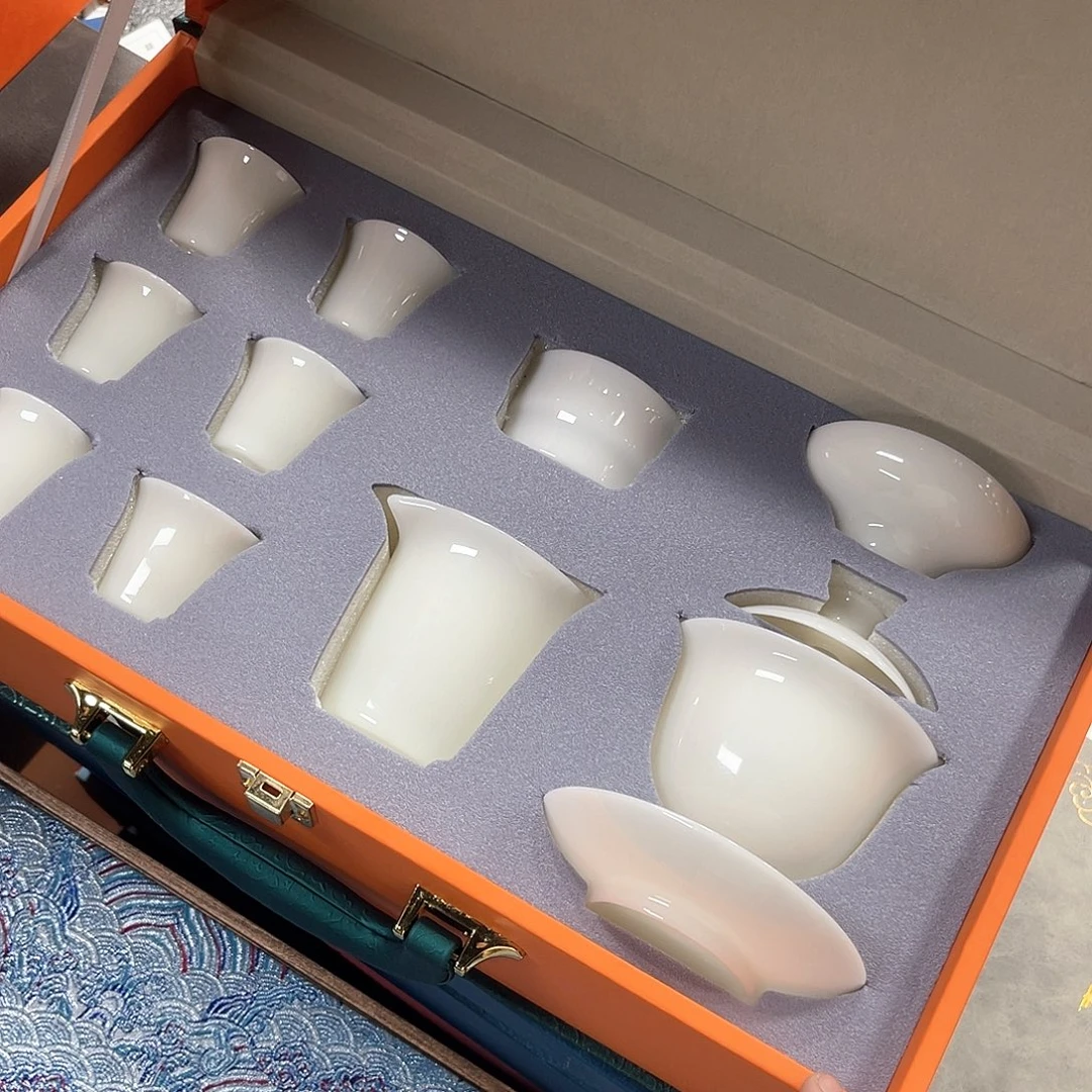 孤品茶具套装等。