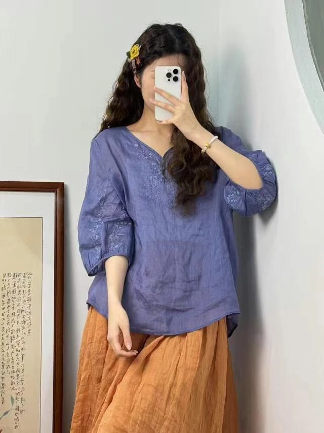GY50657 25夏新款文艺复古V领苎麻衬衫刺绣花薄款显瘦套头小衫女