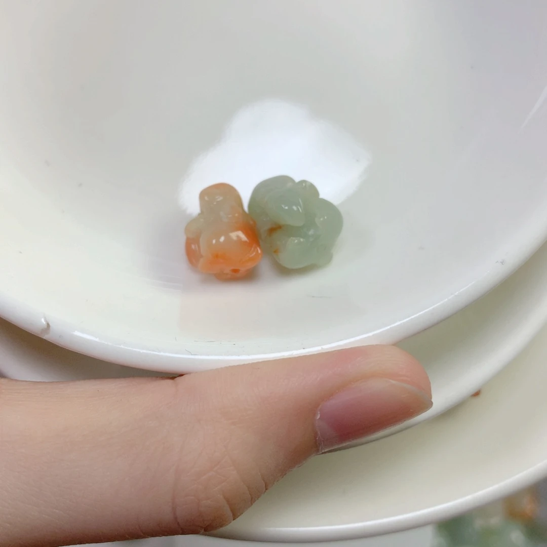 翡翠散珠大****o兔子两个，