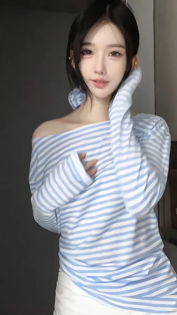 显瘦宽松甜美清新内搭修身百搭休闲风女装时尚套装短款纯欲风