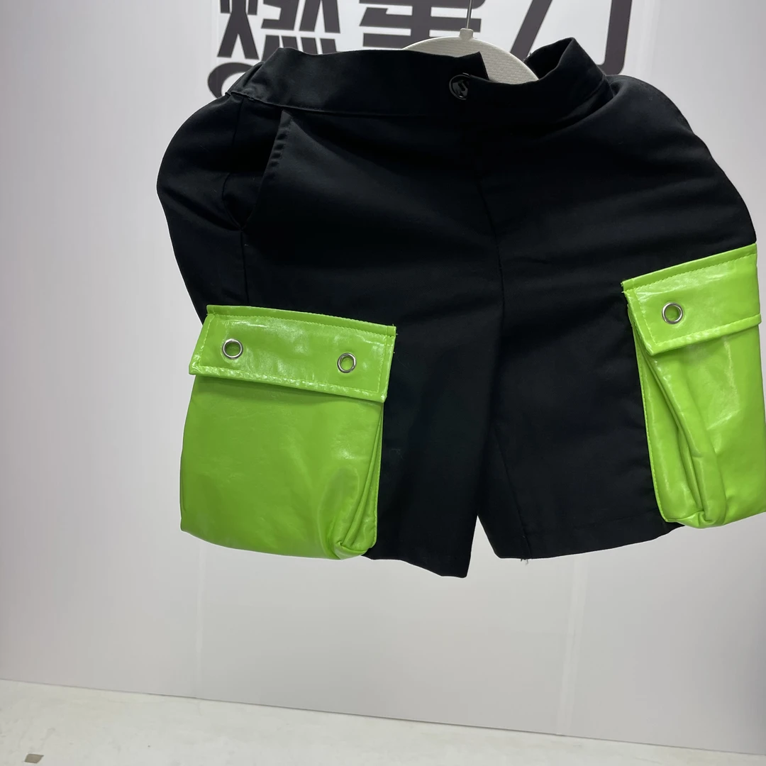 儿童款 潮服 炸绿色装饰黑短裤
