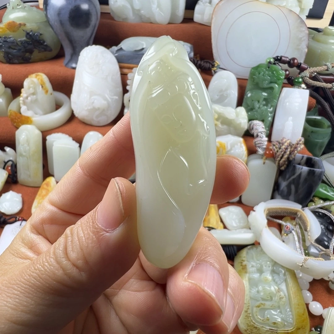 快***球和田玉未镶嵌颈饰