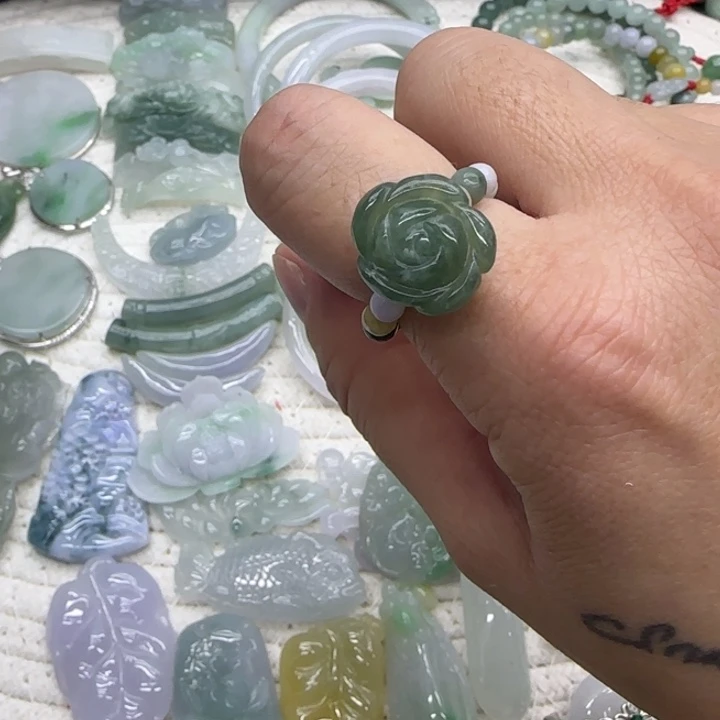 翡翠未镶嵌手链戒指