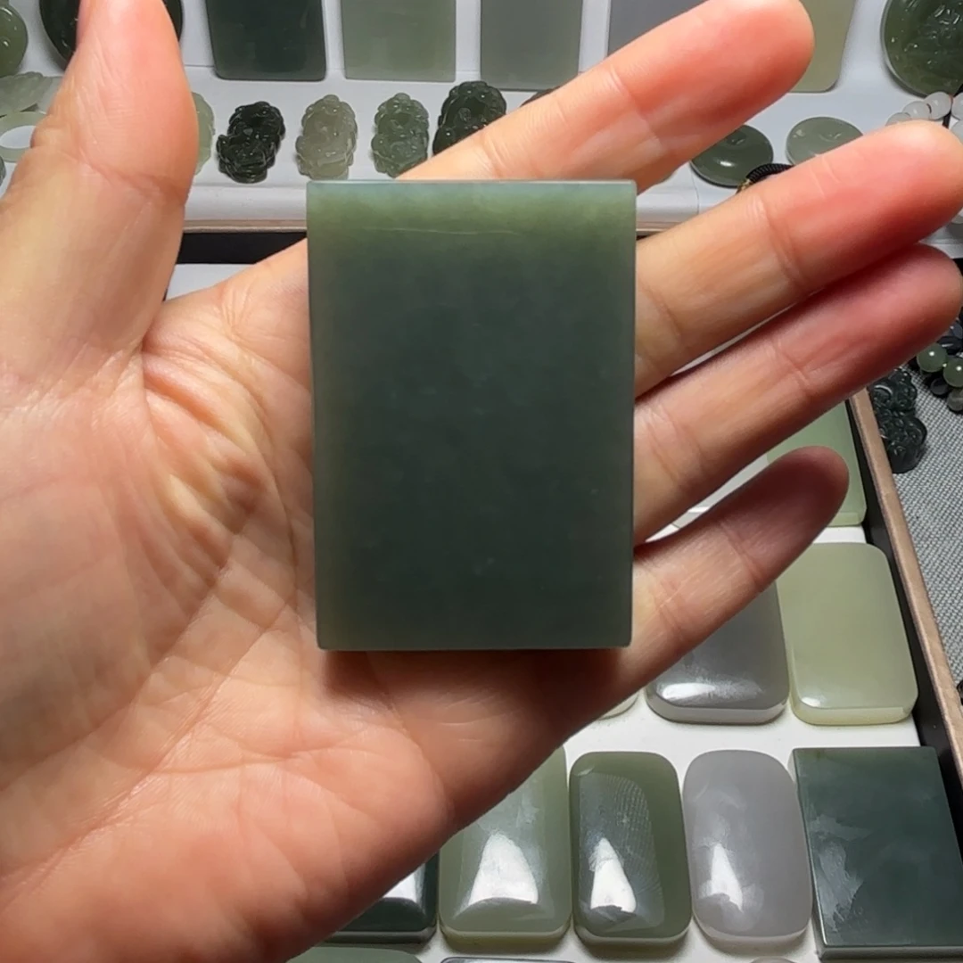 云***南和田玉未镶嵌颈饰