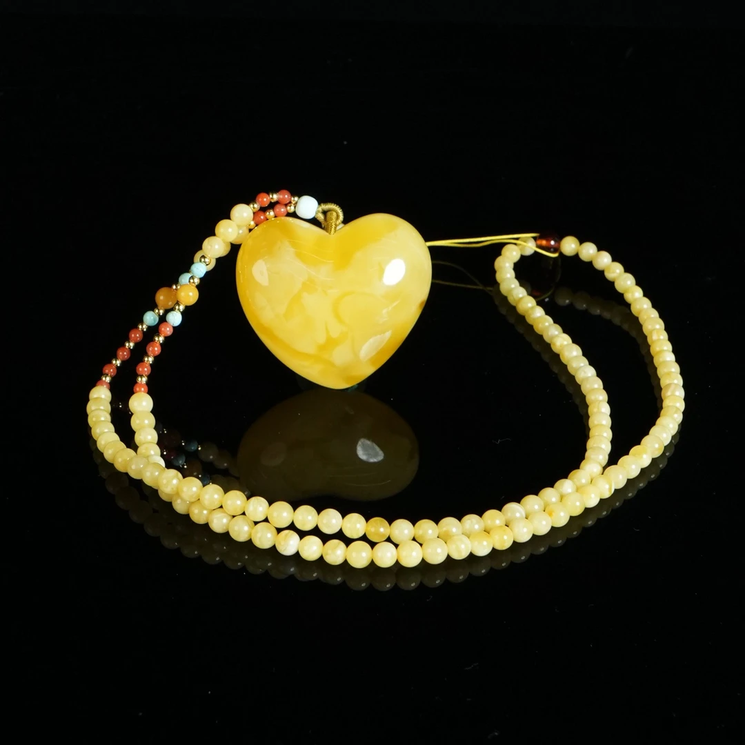 DY-M387俄料蜜蜡心形吊坠45.92g