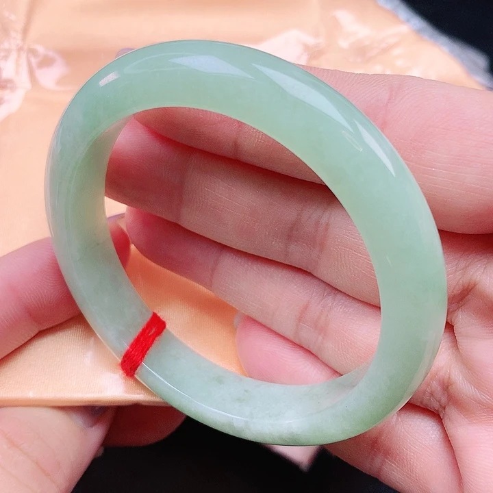 翡翠手镯未镶嵌正圈0005