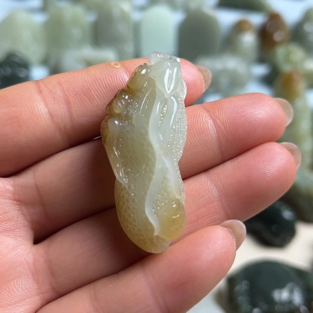 和田玉未镶嵌挂件