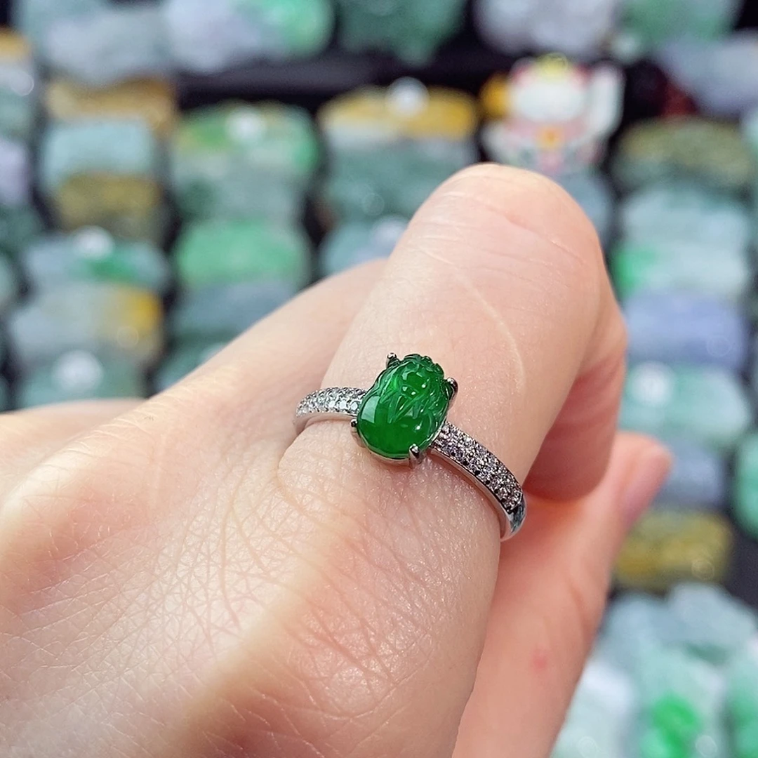 颈饰未镶嵌翡翠天然