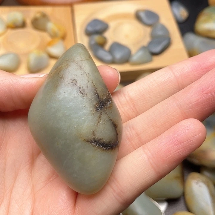 颈饰未镶嵌和田玉18
