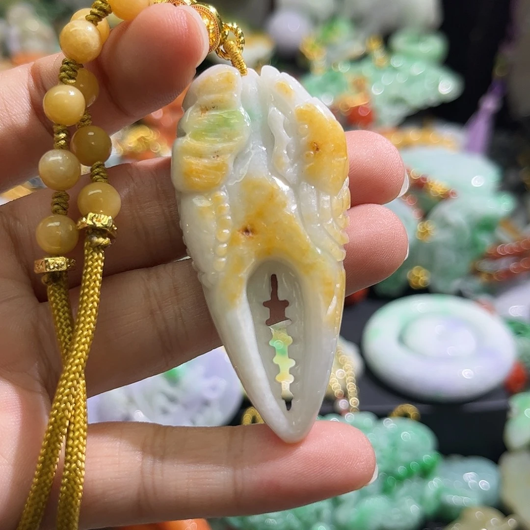 颈饰未镶嵌翡翠待编织