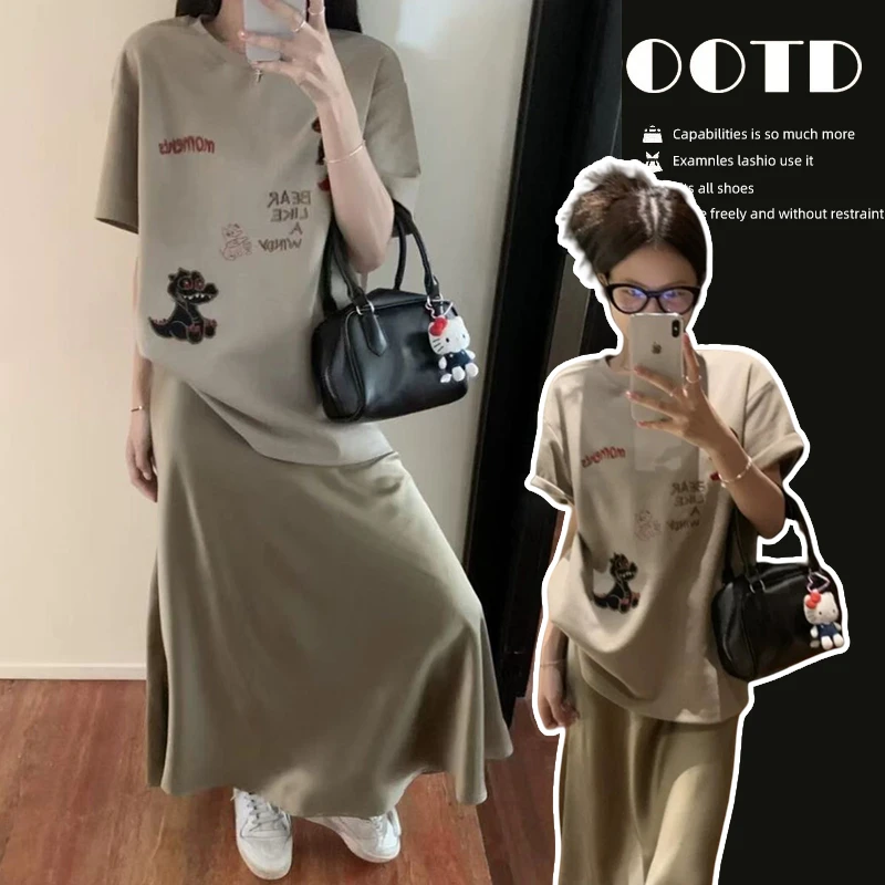 2025新款孕妇装韩系气质高端精致卡其色印花上衣宽松半身裙两件套