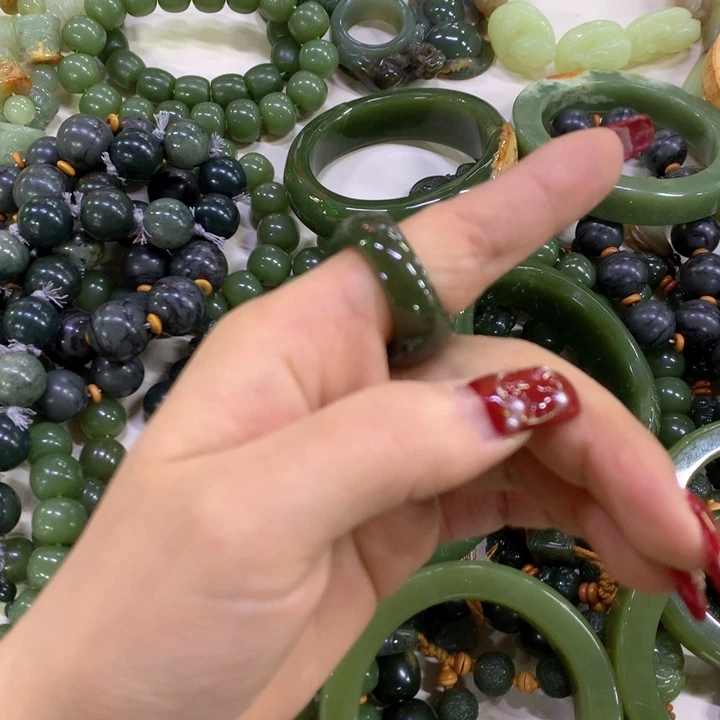 透闪石质玉手链未镶嵌